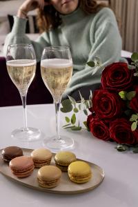 Hôtel Étoile Maillot - Rooms & Suites